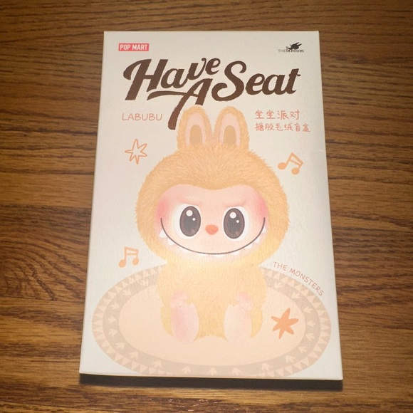 Have A Seat Labubu - Dada - Picture 2 of 5